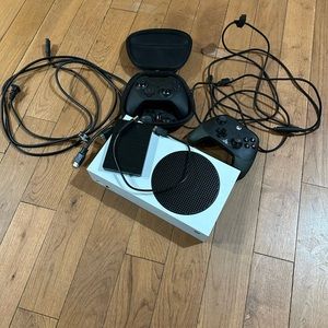 Xbox Series S Bundle